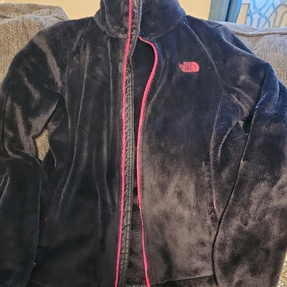 The North Face Black Fleece with Pink Trim - Picture 1 of 2